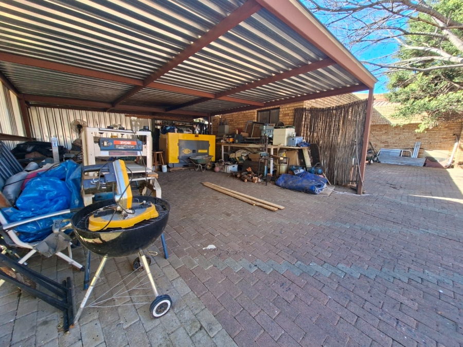 5 Bedroom Property for Sale in Baysvalley Free State